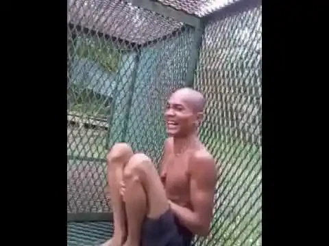 Kumpulan Foto Orang Gila Ketawa, Gokil Banget Bre! 11 foto orang gila ketawa