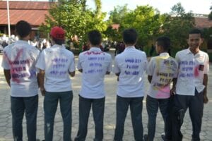 Kumpulan Gambar Baju Kelulusan Terkece dan Terlengkap! 6 gambar baju kelulusan