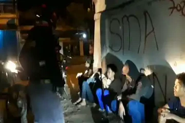 Kumpulan Gambar Tawuran Keren, Tapi Tak Patut Untuk Ditiru! 6 gambar tawuran keren