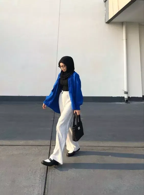 Baju Biru Tua Cocok Dengan Jilbab Warna Apa? Ini Dia Yg Cocok! 3 Baju Biru Tua Cocok Dengan Jilbab Warna Apa