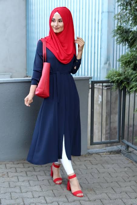 Baju Biru Tua Cocok Dengan Jilbab Warna Apa? Ini Dia Yg Cocok! 12 Baju Biru Tua Cocok Dengan Jilbab Warna Apa