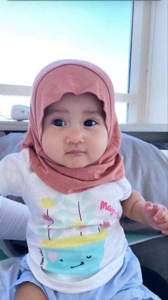Gambar Bayi Lucu Berhijab