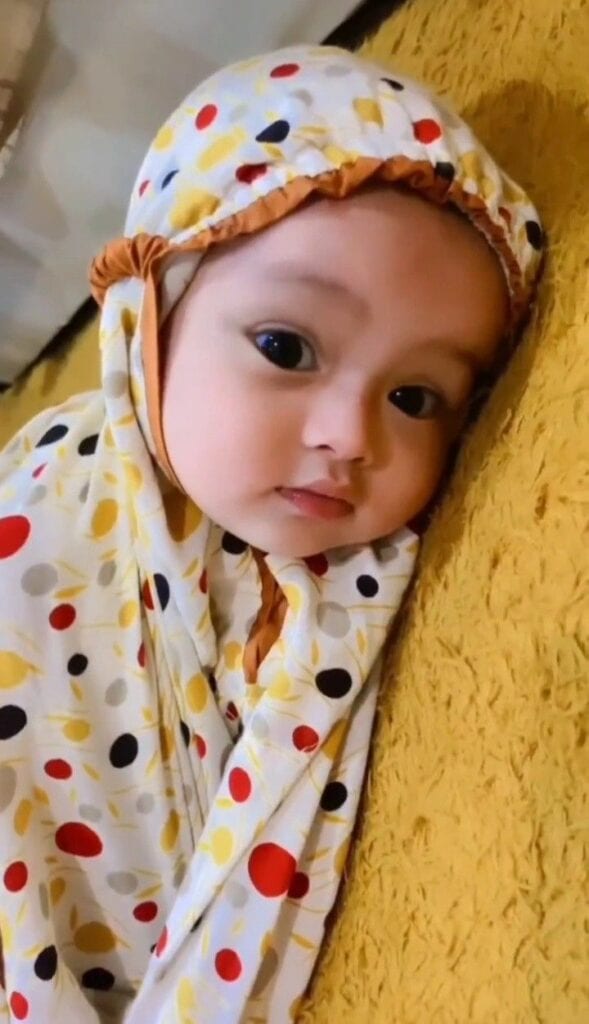 Gambar Bayi Lucu Berhijab