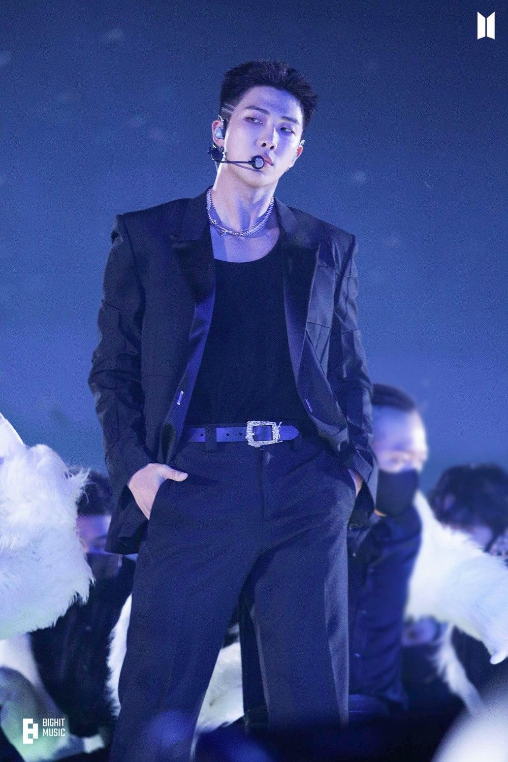 Kumpulan Foto Namjoon (RM) BTS Keren Terbagus dan Terlengkap 14 Foto Namjoon