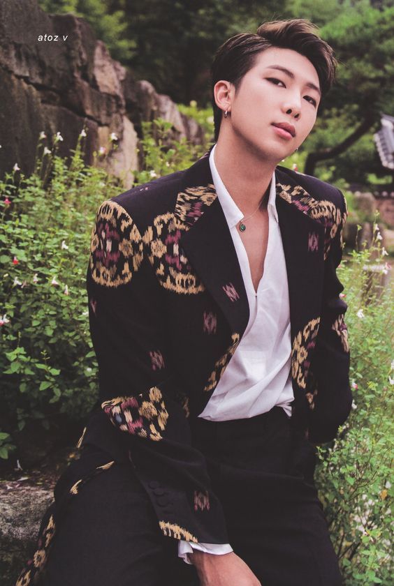 Kumpulan Foto Namjoon (RM) BTS Keren Terbagus dan Terlengkap 30 Foto Namjoon