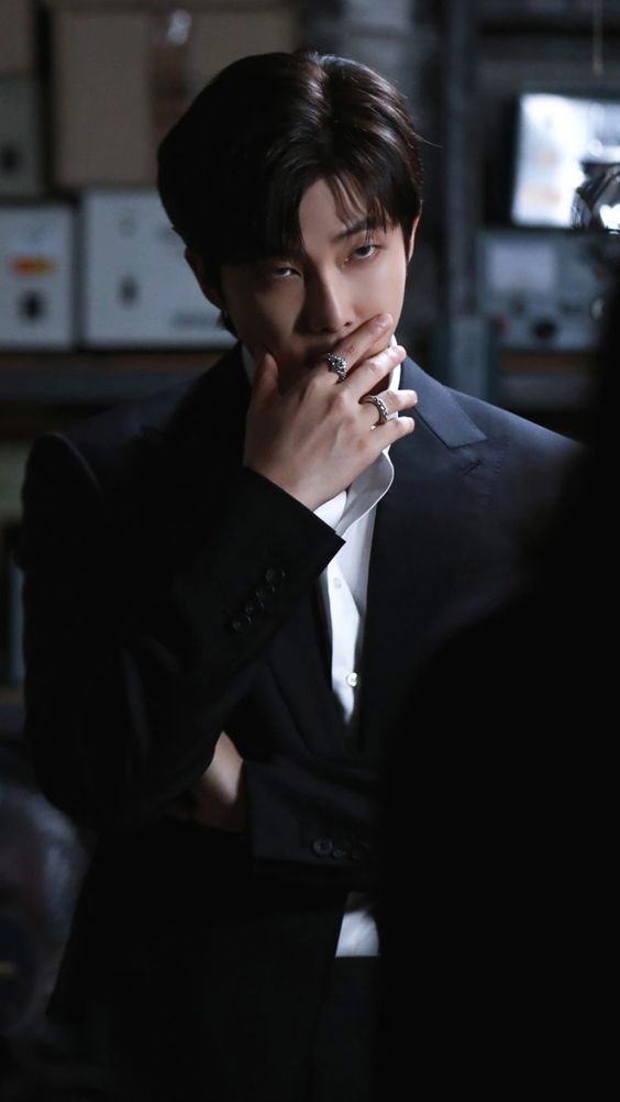 Kumpulan Foto Namjoon (RM) BTS Keren Terbagus dan Terlengkap 8 Foto Namjoon