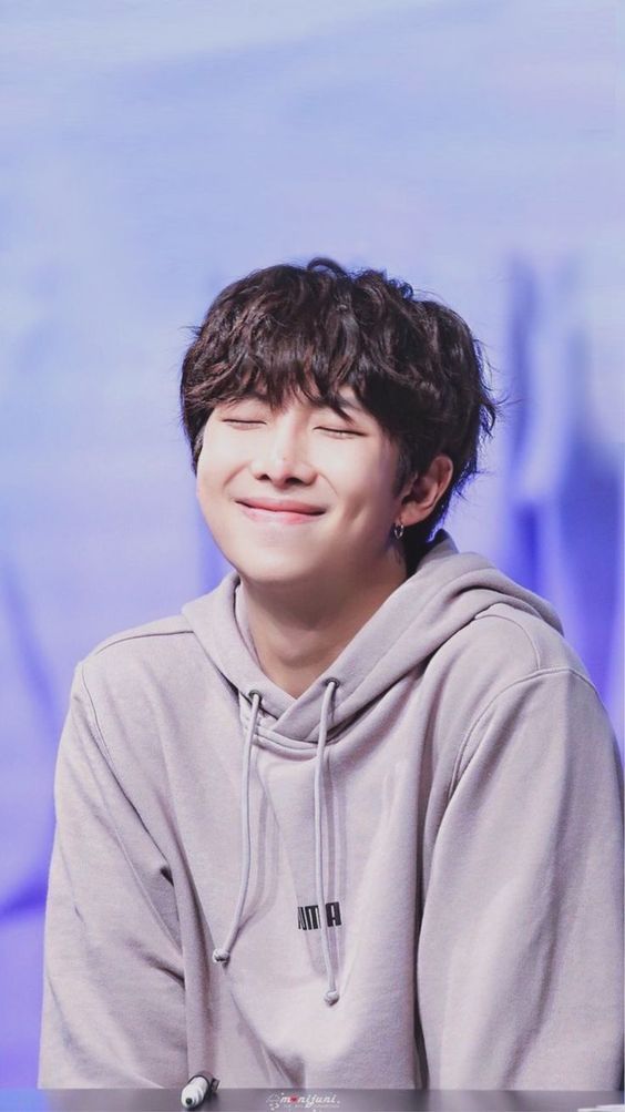 Kumpulan Foto Namjoon (RM) BTS Keren Terbagus dan Terlengkap 7 Foto Namjoon