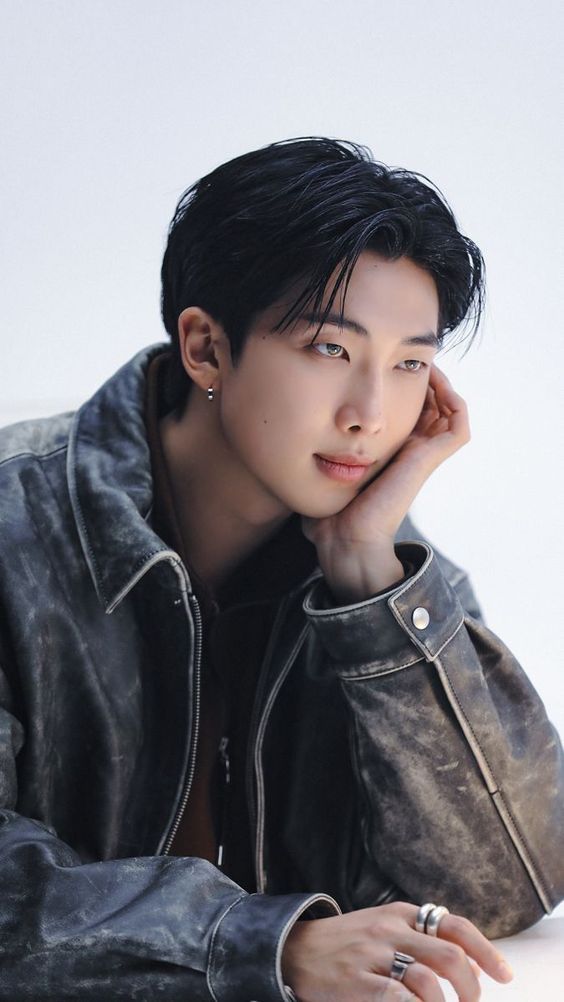 Kumpulan Foto Namjoon (RM) BTS Keren Terbagus dan Terlengkap 5 Foto Namjoon