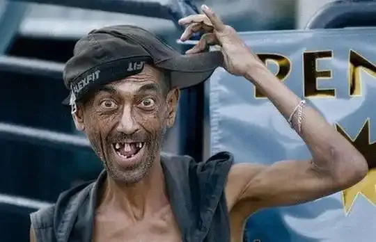 foto orang gila ketawa