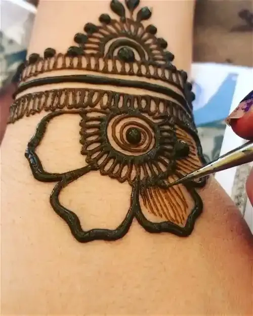 14 Gambar Henna Simple Untuk Pemula, Silahkan Dicoba Nih! 2 gambar henna simple untuk pemula
