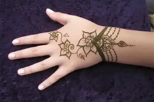 14 Gambar Henna Simple Untuk Pemula, Silahkan Dicoba Nih! 7 gambar henna simple untuk pemula