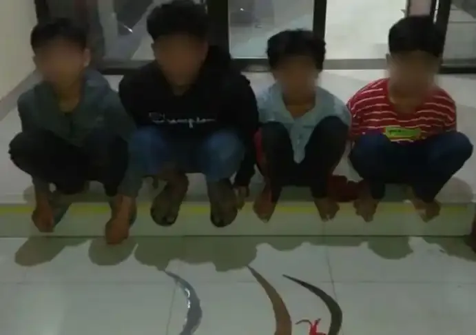 Kumpulan Gambar Tawuran Keren, Tapi Tak Patut Untuk Ditiru! 15 gambar tawuran keren