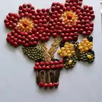 gambar kolase bunga mawar dari biji bijian