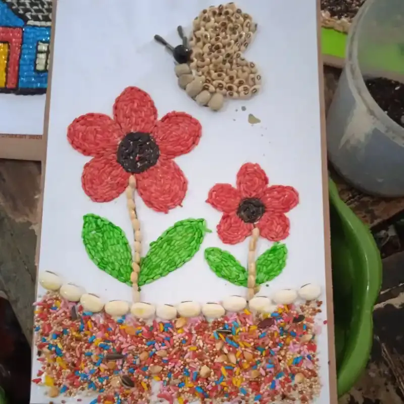 gambar kolase bunga mawar dari biji bijian