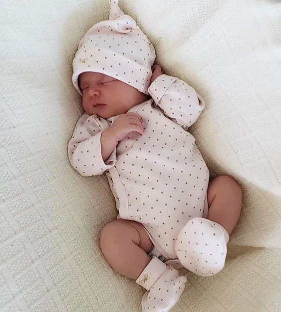 Kumpulan Foto Bayi Baru Lahir Terbagus dan Terlengkap 15 foto bayi baru lahir