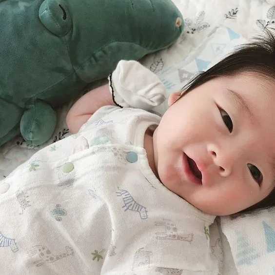 Kumpulan Foto Bayi Baru Lahir Terbagus dan Terlengkap 20 foto bayi baru lahir