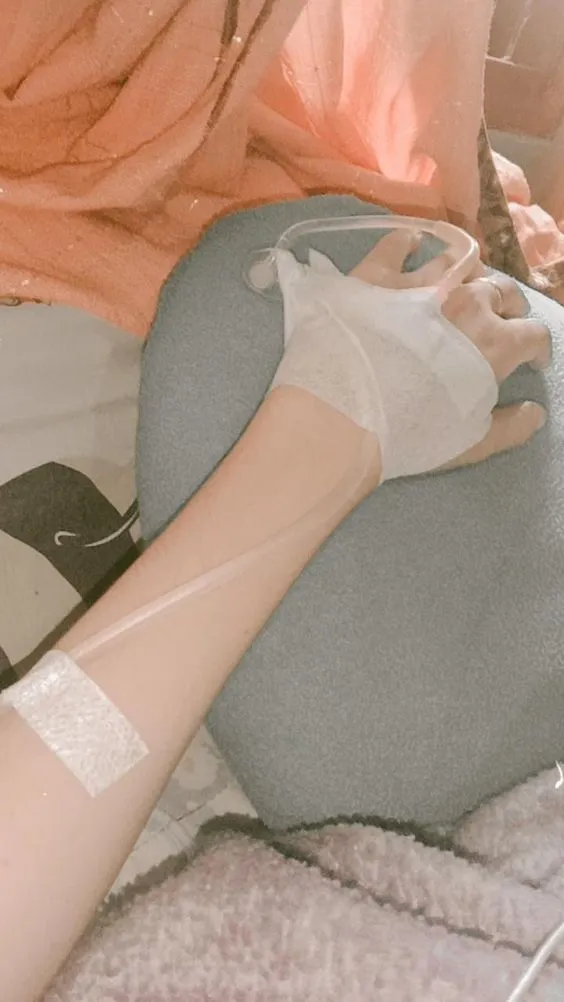 Kumpulan Foto Tangan Di Infus Terbagus dan Terlengkap 12 foto tangan di infus