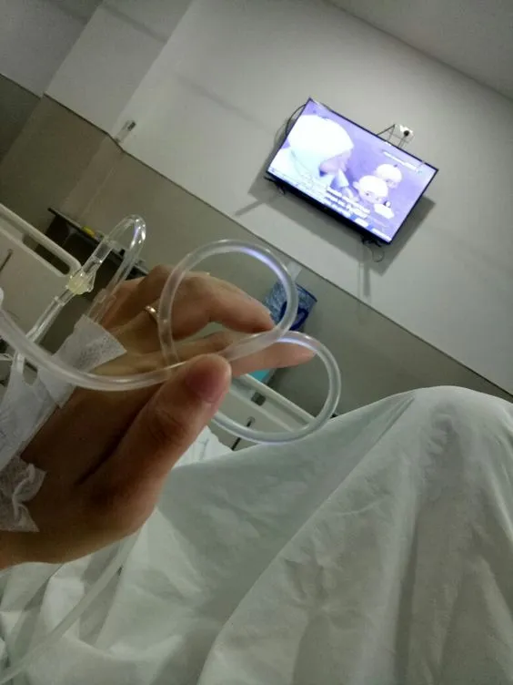 Kumpulan Foto Tangan Di Infus Terbagus dan Terlengkap 16 foto tangan di infus