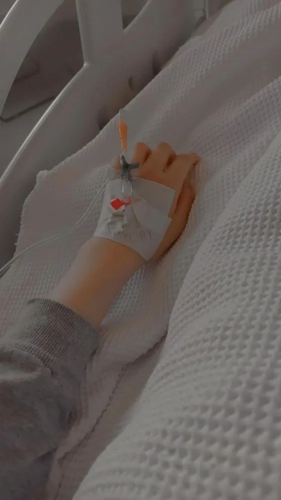 Kumpulan Foto Tangan Di Infus Terbagus dan Terlengkap 15 foto tangan di infus