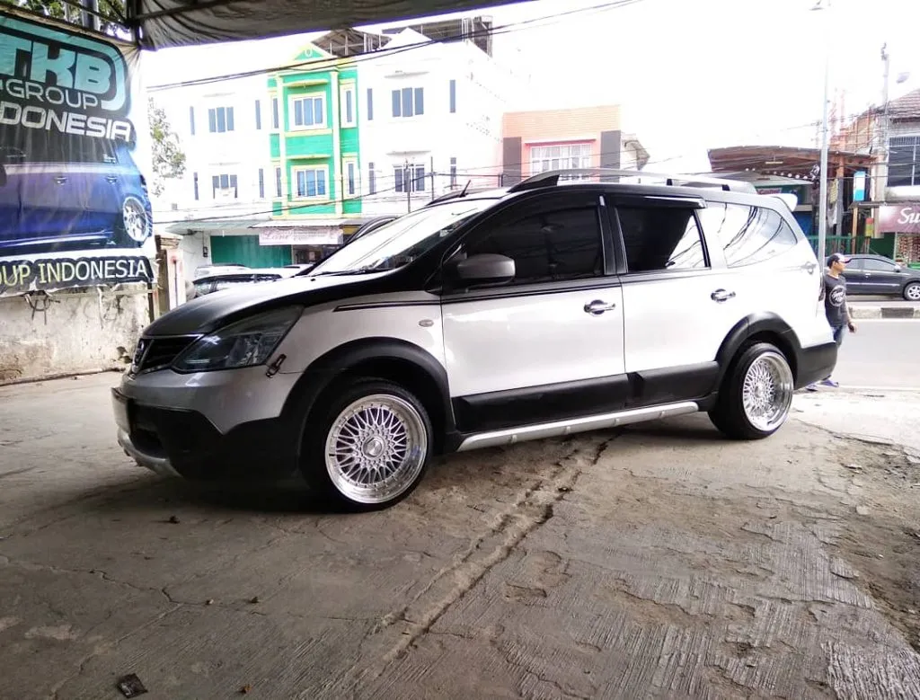 Kumpulan Contoh Modifikasi Grand Livina Putih Keren Terbaik 5 modifikasi grand livina putih