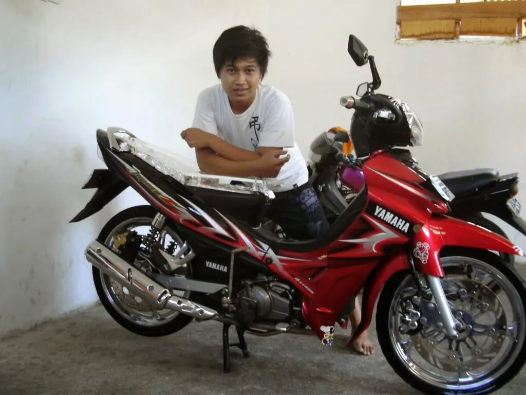 Kumpulan Modifikasi Jupiter Z Standar Warna Merah Keren 7 modifikasi jupiter z standar warna merah