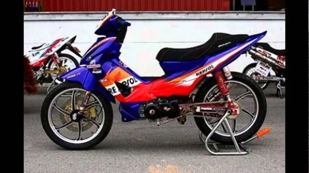 modifikasi motor revo 110 paling keren