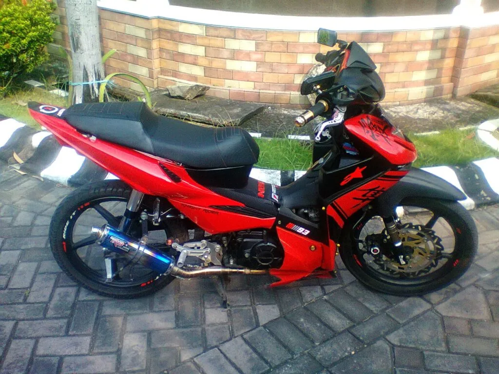 modifikasi motor revo 110 paling keren