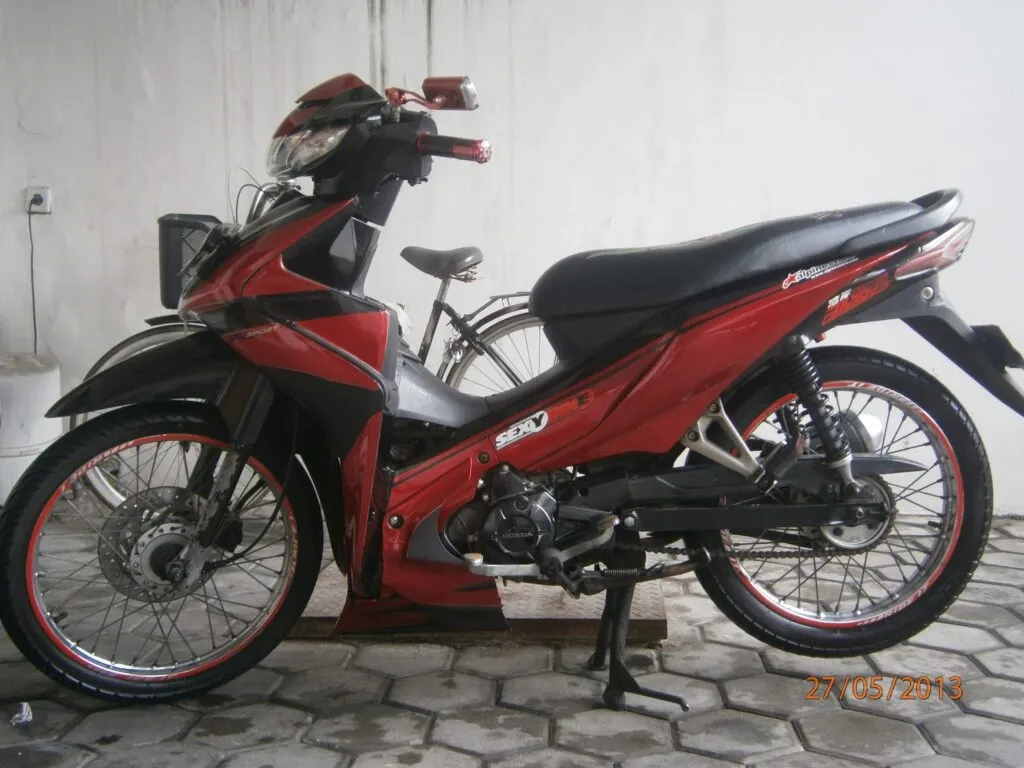 modifikasi motor revo 110 paling keren