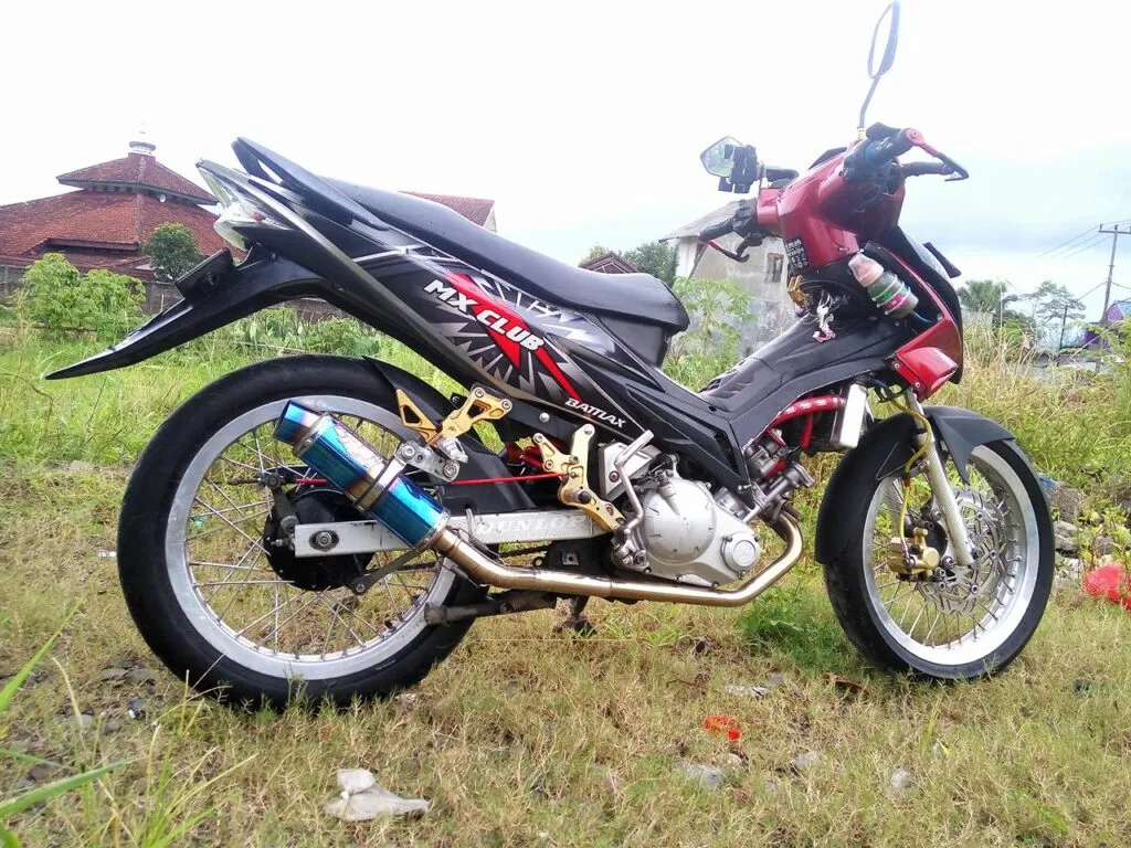 Kumpulan Modifikasi Warna Jupiter MX 2013 Paling Kece dan Lengkap! 11 modifikasi warna jupiter mx 2013