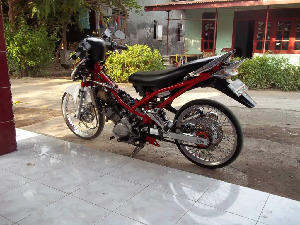 Kumpulan Modifikasi Warna Jupiter MX 2013 Paling Kece dan Lengkap! 12 modifikasi warna jupiter mx 2013