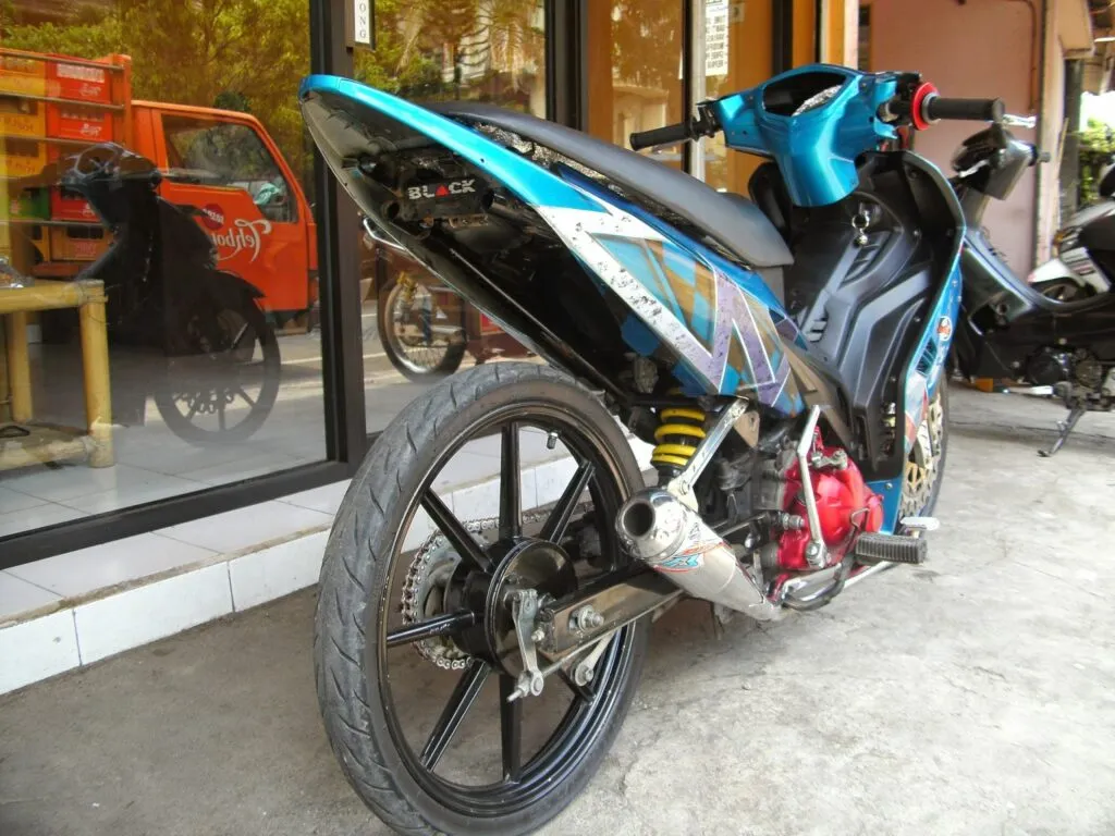 Kumpulan Modifikasi Warna Jupiter MX 2013 Paling Kece dan Lengkap! 10 modifikasi warna jupiter mx 2013