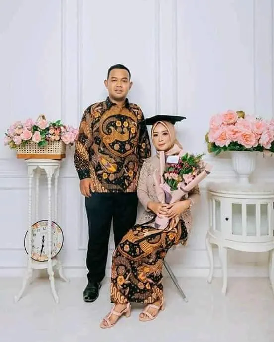 Kumpulan Foto Wisuda Bareng Pacar Paling Bagus Lengkap 7 foto wisuda bareng pacar
