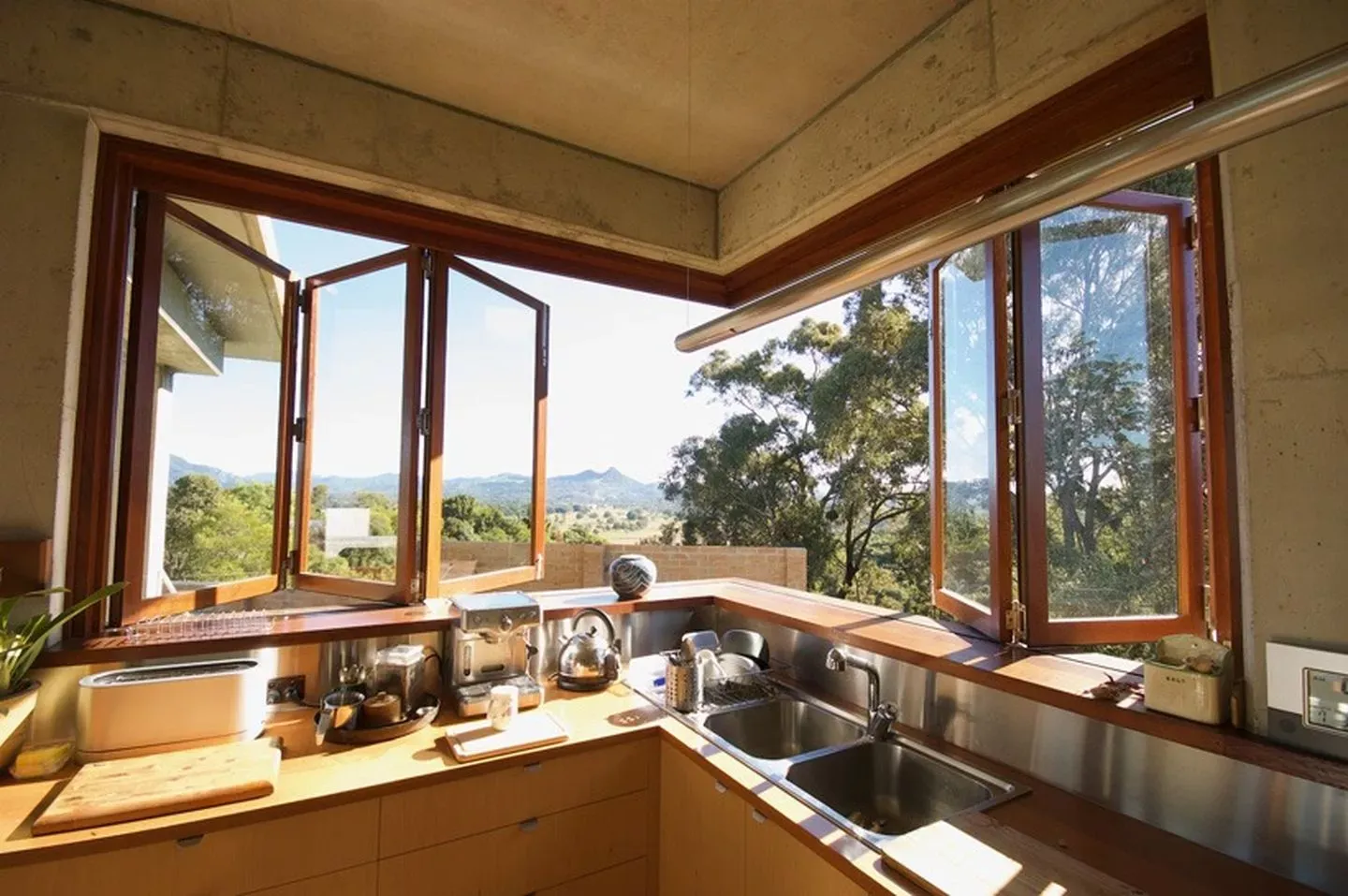 Kumpulan Desain Jendela Dapur Minimalis Keren dan Bagus 3 jendela dapur