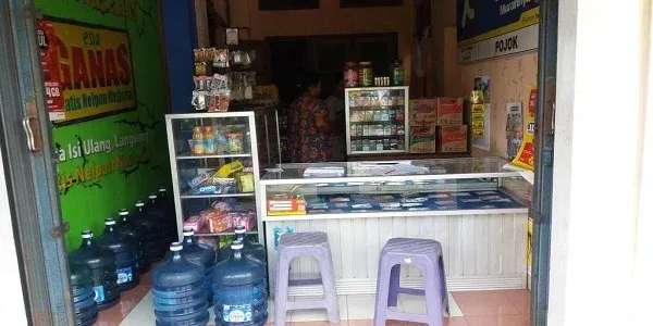 Desain Konter Pulsa Menarik Pelanggan