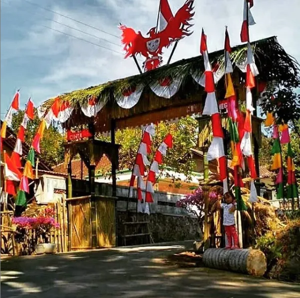 Kumpulan Desain Gapura 17 Agustus Minimalis Terbagus 14 Gapura 17 Agustus Minimalis