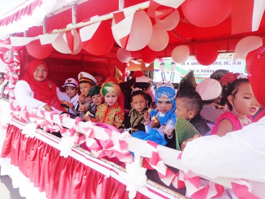 Mobil Hias Karnaval TK