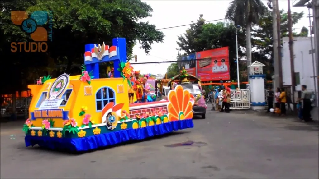 Mobil Hias Karnaval TK