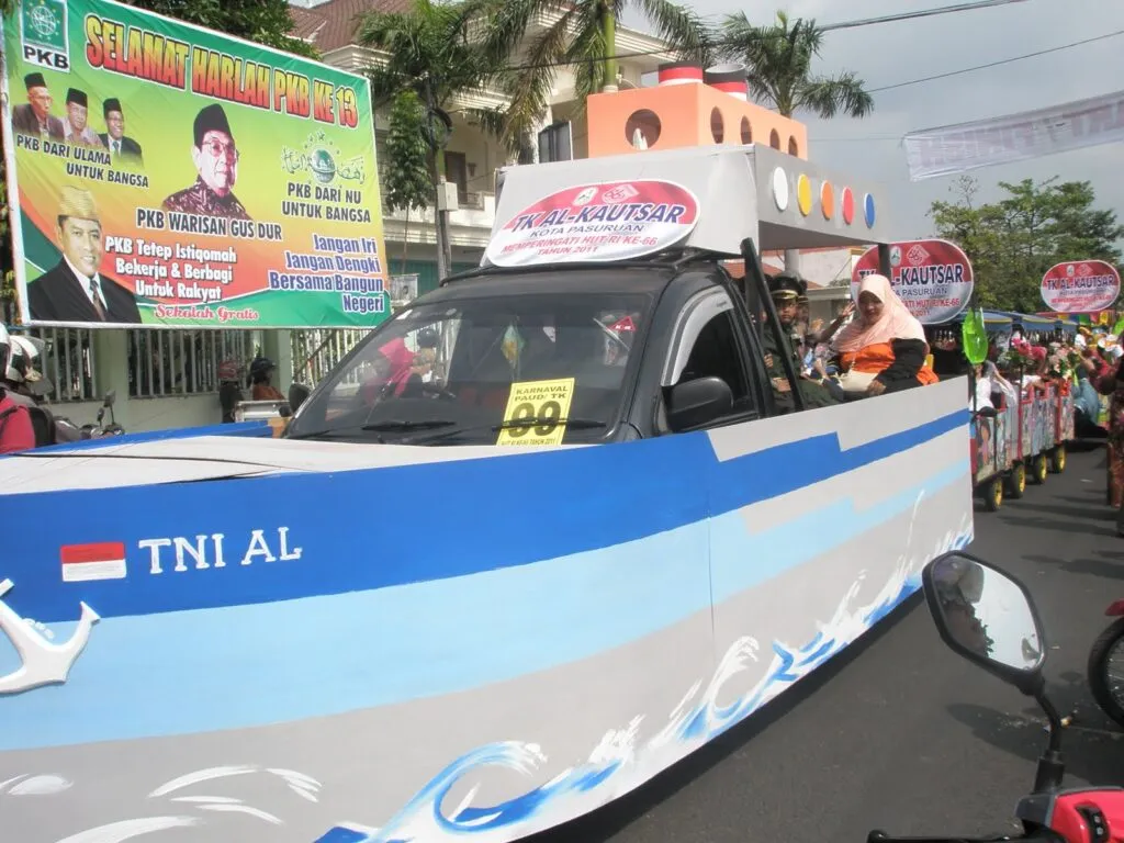 Mobil Hias Karnaval TK