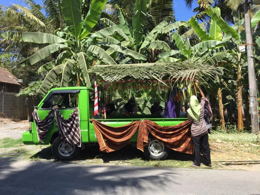 Mobil Hias Karnaval TK