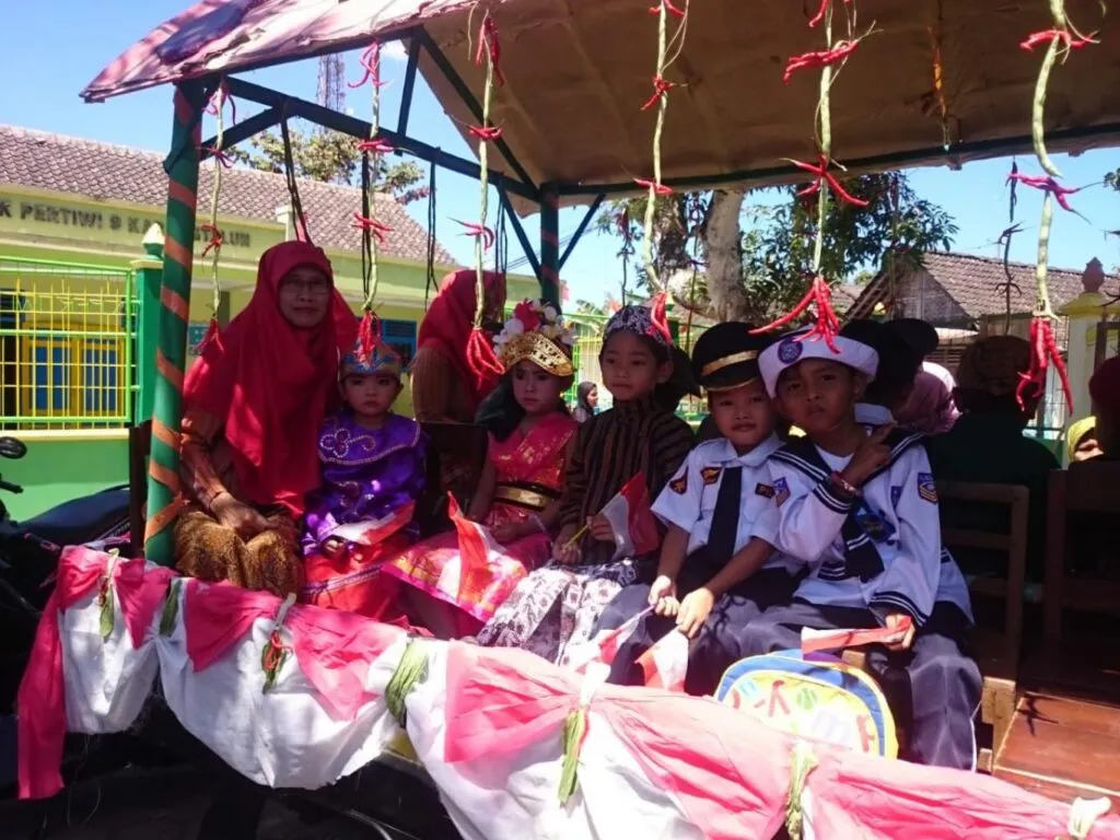 Mobil Hias Karnaval TK