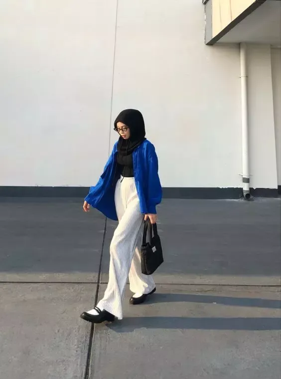 Baju Biru Tua Cocok Dengan Jilbab Warna Apa
