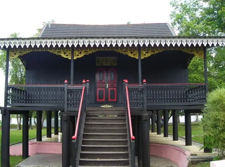 Kumpulan Cat Rumah Papan Kampung Cocok dan Terbagus 10 Cat Rumah Papan Kampung