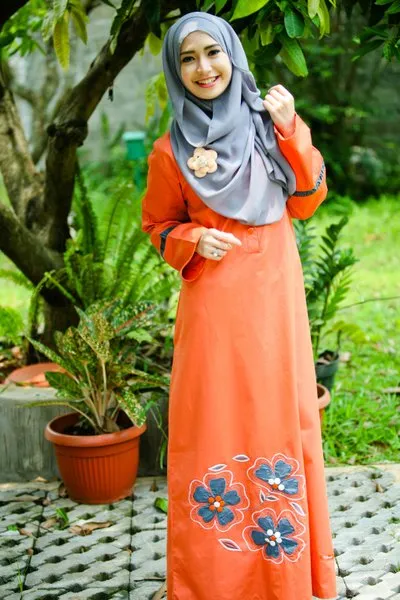 Gamis Orange Cocok Dengan Jilbab Warna Apa? Ini Dia Terbagus! 7 Gamis Orange Cocok Dengan Jilbab Warna Apa