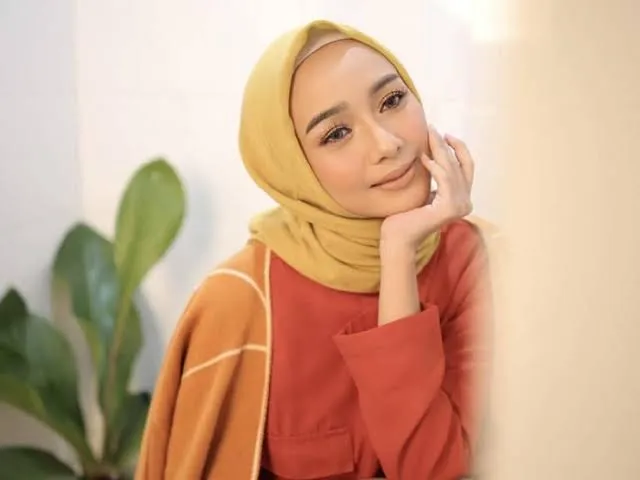Gamis Orange Cocok Dengan Jilbab Warna Apa? Ini Dia Terbagus! 19 Gamis Orange Cocok Dengan Jilbab Warna Apa