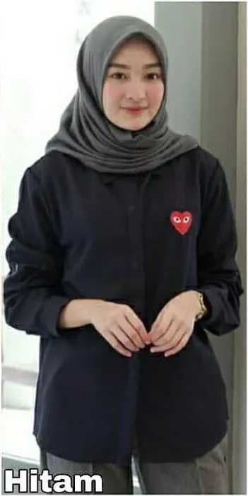 Kemeja Hitam Wanita Cocok Dengan Celana Warna Apa? Ini Dia! 16 Kemeja Hitam Wanita Cocok Dengan Celana Warna Apa