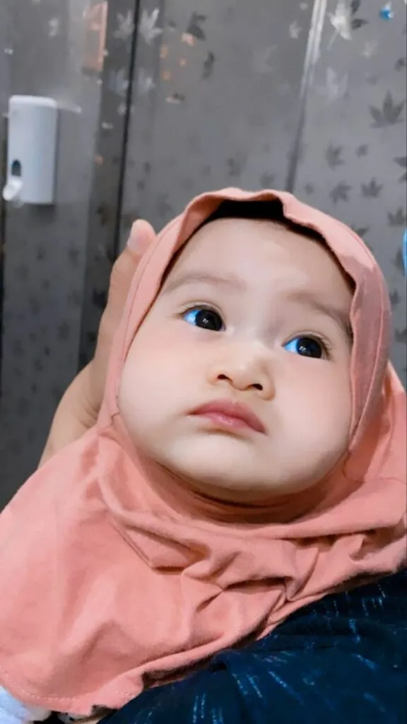 Gambar Bayi Lucu Berhijab