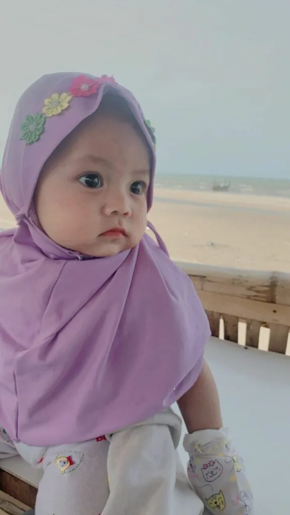 Gambar Bayi Lucu Berhijab