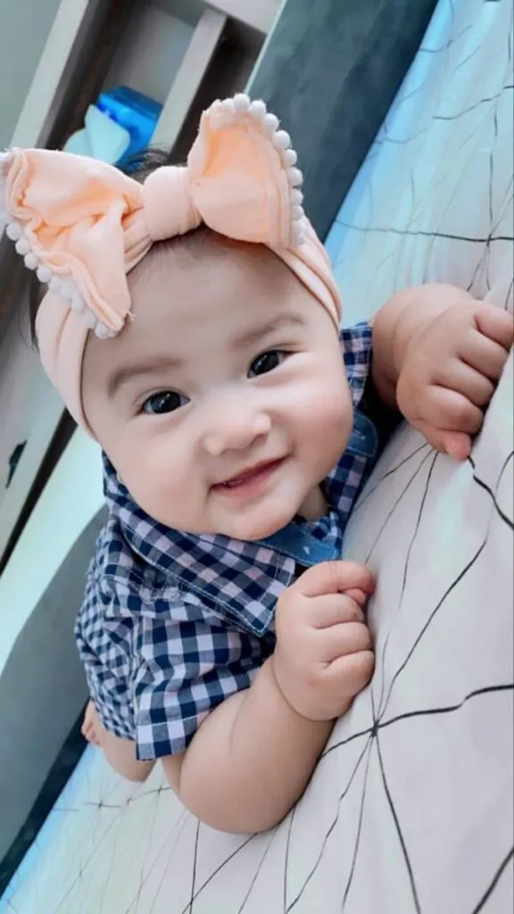 Wallpaper Gambar Bayi Lucu