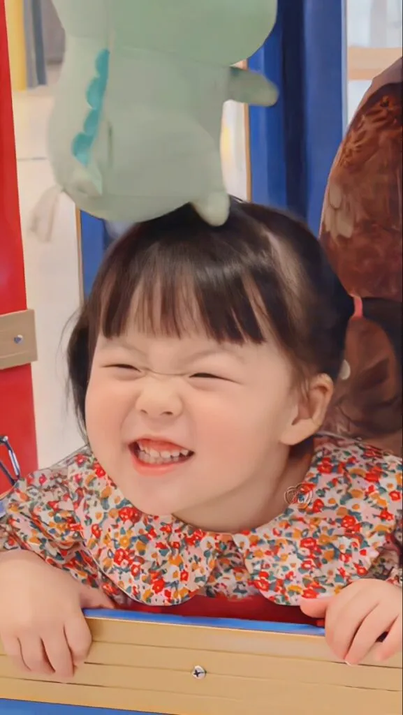 Wallpaper Gambar Bayi Lucu