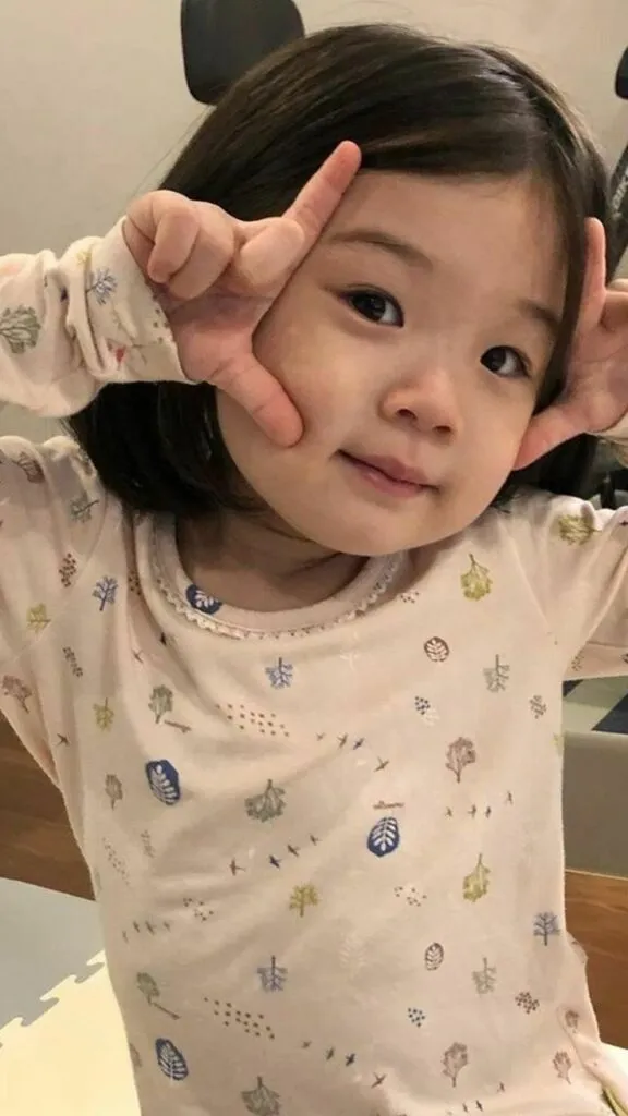 Wallpaper Gambar Bayi Lucu